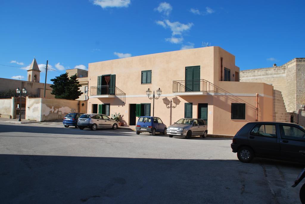 Il Giardino Ipogeo Lägenhet Favignana Exteriör bild